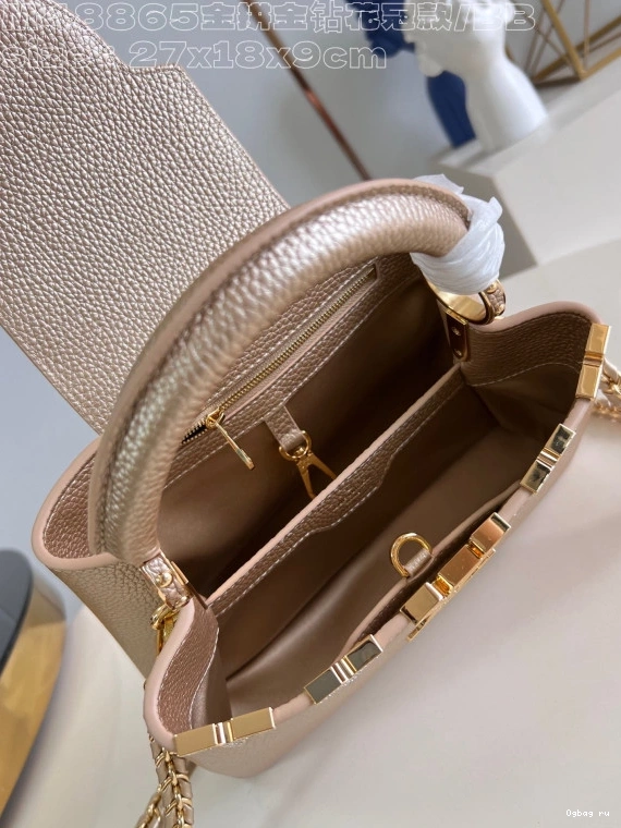 BB-27*18*9CM VUITTON CAPUCINES LOUIS 0713
